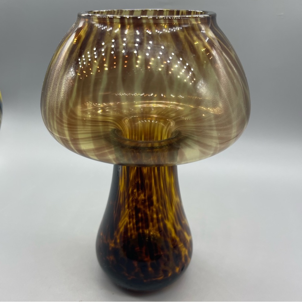 Elegant Brown Tortie Design Glass Mushroom Vase, NWOT - Picture 6 of 7